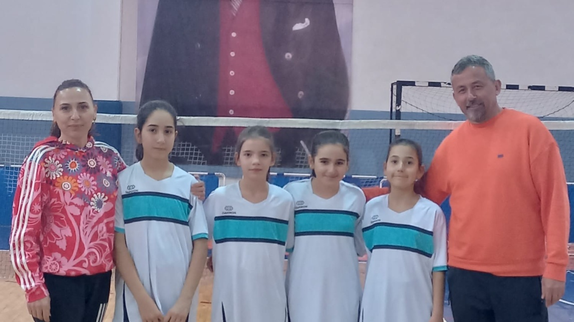 Okulumuz küçükler kız badminton takımımız Konya 1.si olmuştur.